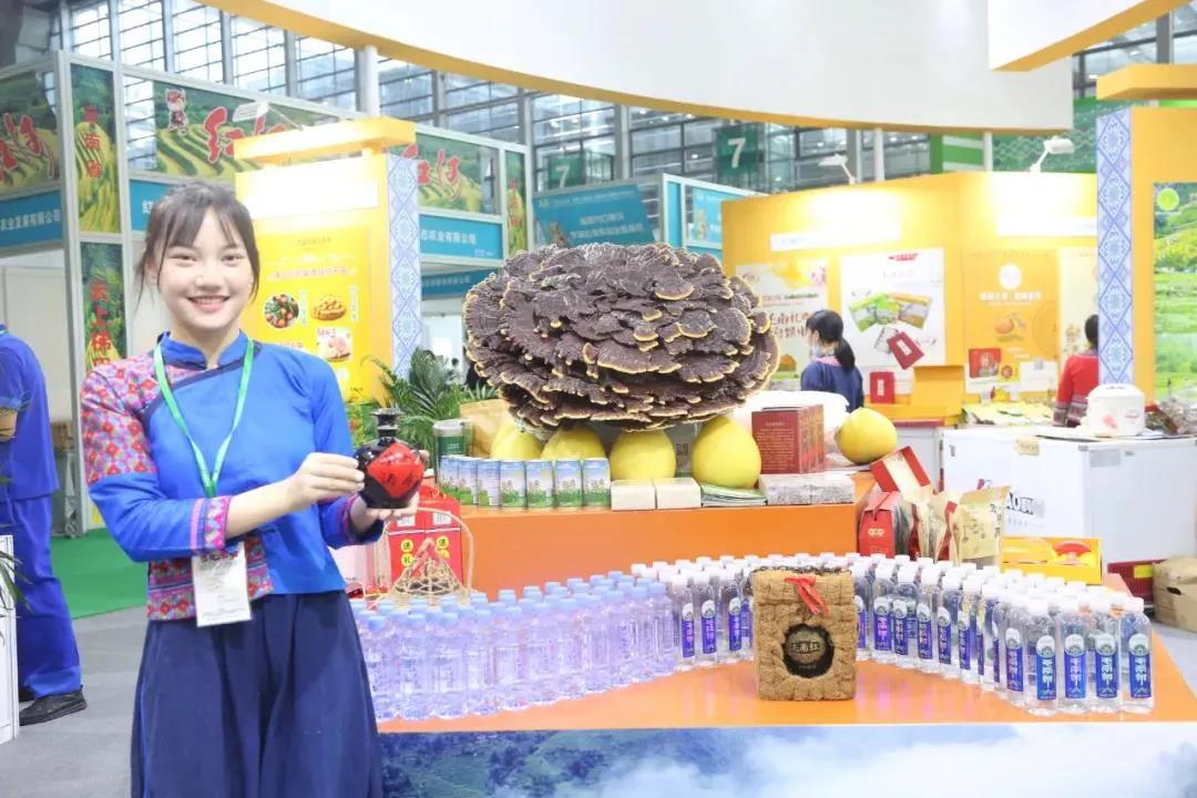 【每周優(yōu)品】來來來，嘗嘗來自環(huán)江毛南族自治縣的“香豬月餅”